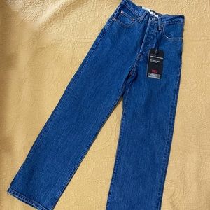 Levi’s Ribcage Straight NWT